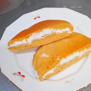 豆乳ホイップサンドの大豆粉パンケーキ